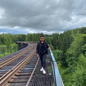 Meet your Posher, Elijah